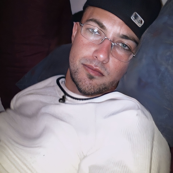 Meet your Posher, Sam - Picture 2 of 2